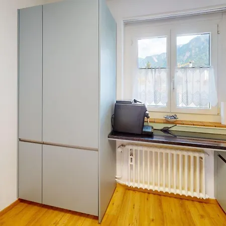 4 Mit Balkon - Solution-grischun *