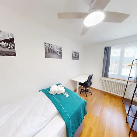 4 Mit Balkon - Solution-grischun *